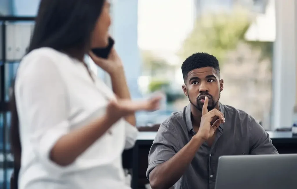 Bruit open space : cloisons amovibles pour dirigeants