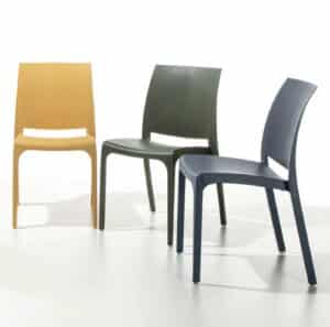 Vela / Chaise en plastique