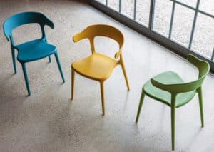 Brera / Chaise en plastique avec accoudoirs